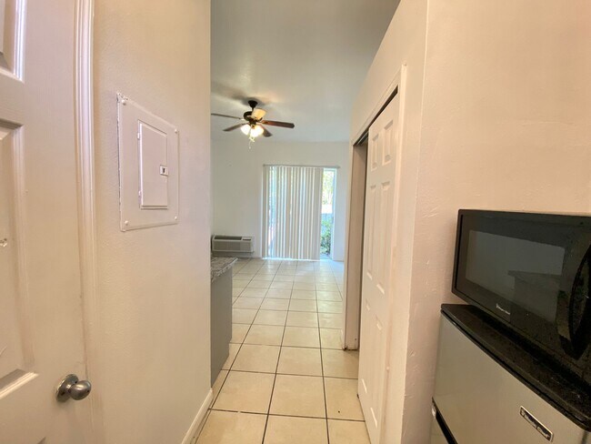 Building Photo - 4478 St Georges Ct