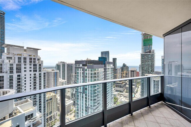 Building Photo - 1000 Brickell Plaza