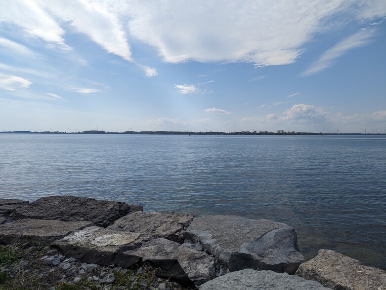 Building Photo - 139 S Esselstyne St