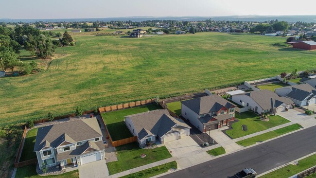 Building Photo - COMING SOON !! 4 Bed 2 bath 5 Mile Prairie newer home with open concept design