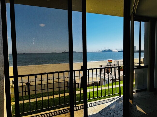 Building Photo - Oceanview 1 Bedroom with Beach Access for ...