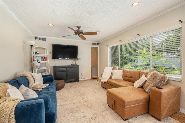 Building Photo - 4307 S Thatcher Ave