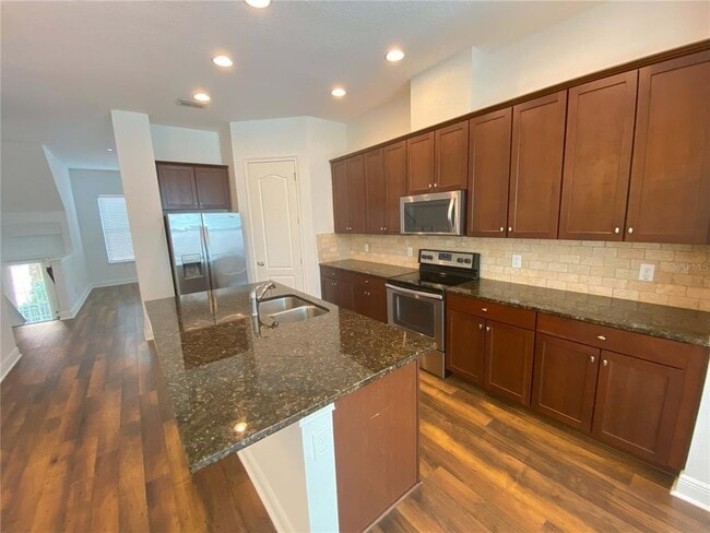 Building Photo - 1024 Parma Cir