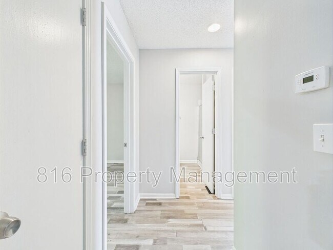 Building Photo - 7941 NW 79th Pl