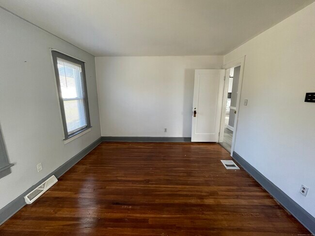 Building Photo - 31 Francis Ave