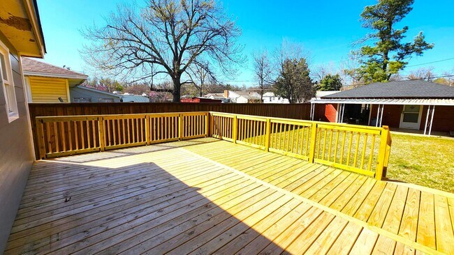 Building Photo - 3 BED 1 Bath Home Andys Sub Addition Bethany, OK