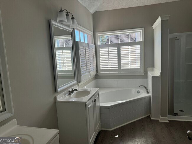 Building Photo - 4680 Ogeechee Dr