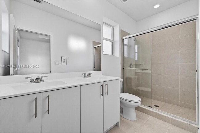 Building Photo - 2650 SE 29th St