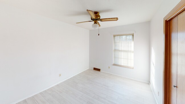 Bedroom - 11703 S. Williamsburg Dr