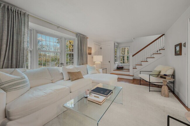 Building Photo - 105 Sill Ln