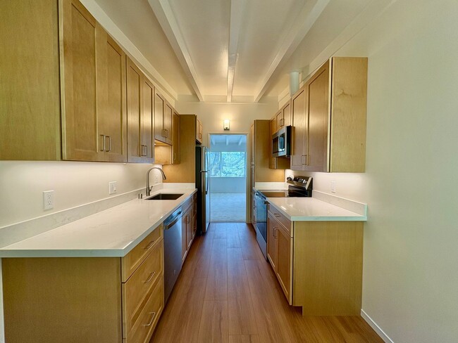 Building Photo - OPEN HOUSE SAT 4/26 11AM TO 12PM. Amazing ...