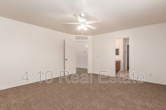 Building Photo - 2320 W Allens Peak Dr