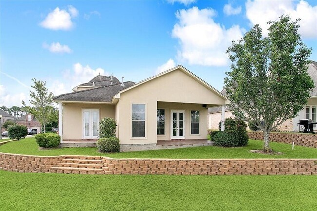 Building Photo - 109 Grand Champions Ln