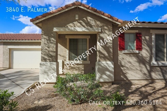 Building Photo - Adorable 3 Bedroom Home in Desirable Gilbe...