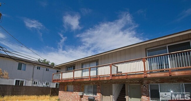Building Photo - 1033 Parkview St