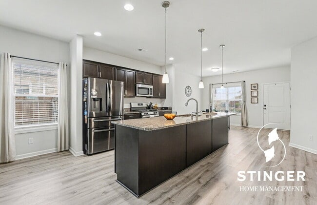 Building Photo - 198 Great Bend Dr