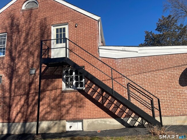 Building Photo - 266 Hebron Ave