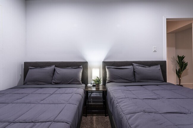 Building Photo - 519 N Euclid Ave