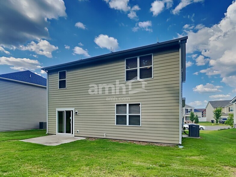 Building Photo - 428 Charity Ln