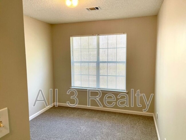 Building Photo - 6688 Sunset Hills Blvd