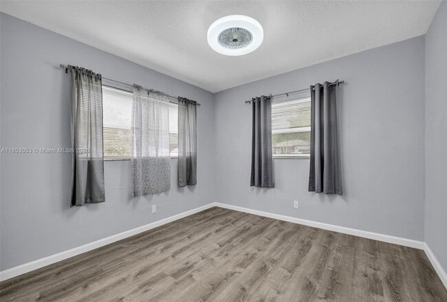 Building Photo - 851 SW 49th Terrace