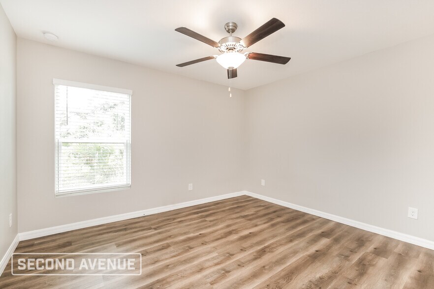 Building Photo - 494 Hoffer St