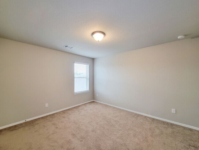 Building Photo - Beautifully updated 5-bedroom, 3.5-bath home located on a quiet cul-de-sac in a desirable Houston...