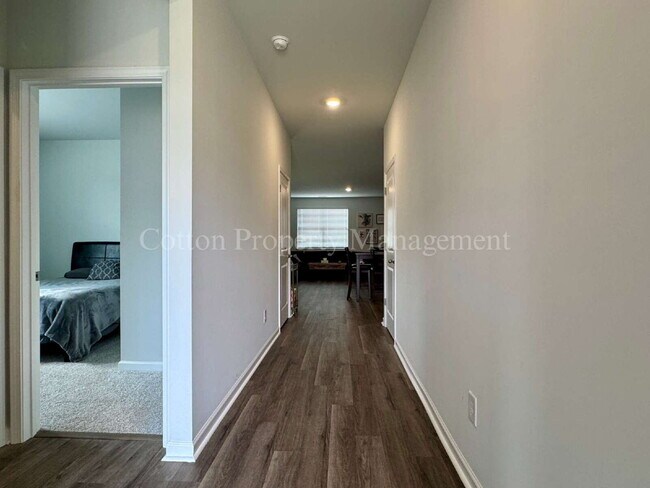 Building Photo - 816 Delta Ct
