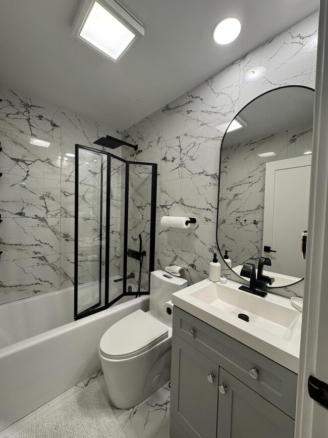 Building Photo - 7840 W North Ave