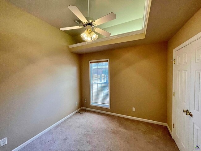 Building Photo - 103 Oros Point