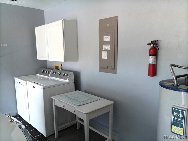 Building Photo - 2269 N St Lucie Point