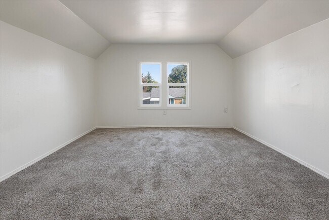 Building Photo - 1113 W Montgomery Ave