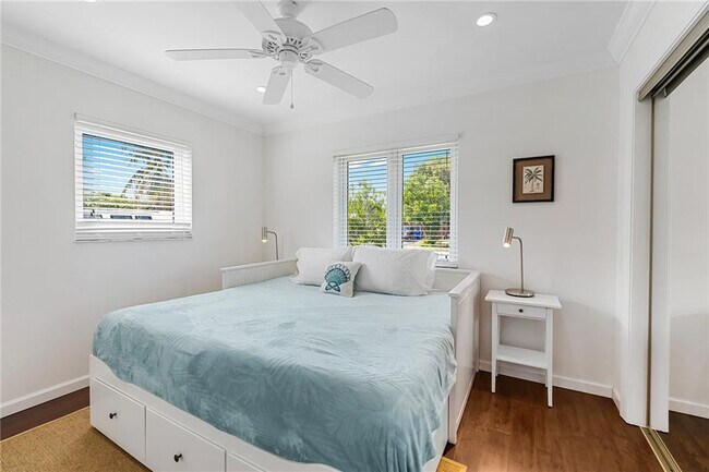 Building Photo - 2360 NE 15th Terrace