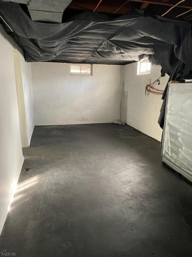 Building Photo - 31 Kingston Rd