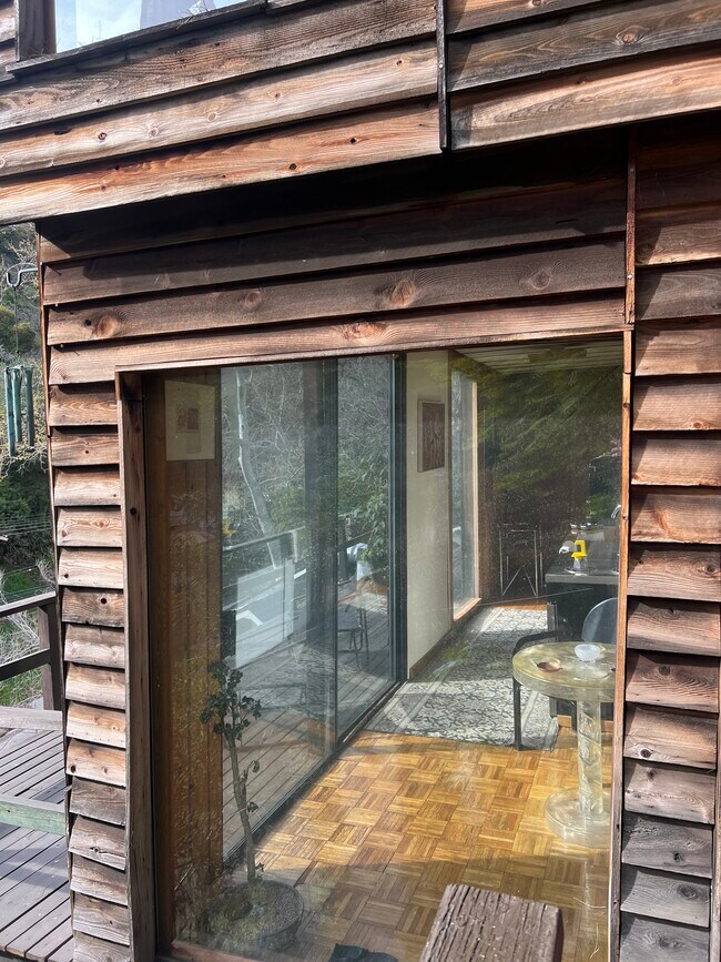 Building Photo - 2252 Laurel Canyon Blvd