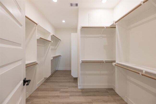 Building Photo - 4012 Yellowstone Blvd