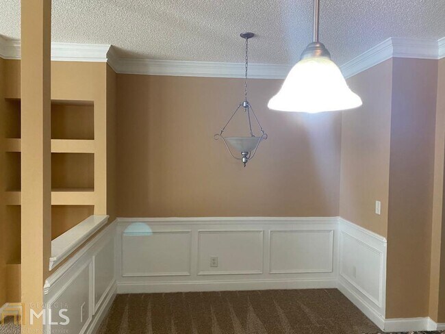 Building Photo - 2615 Halligan Point