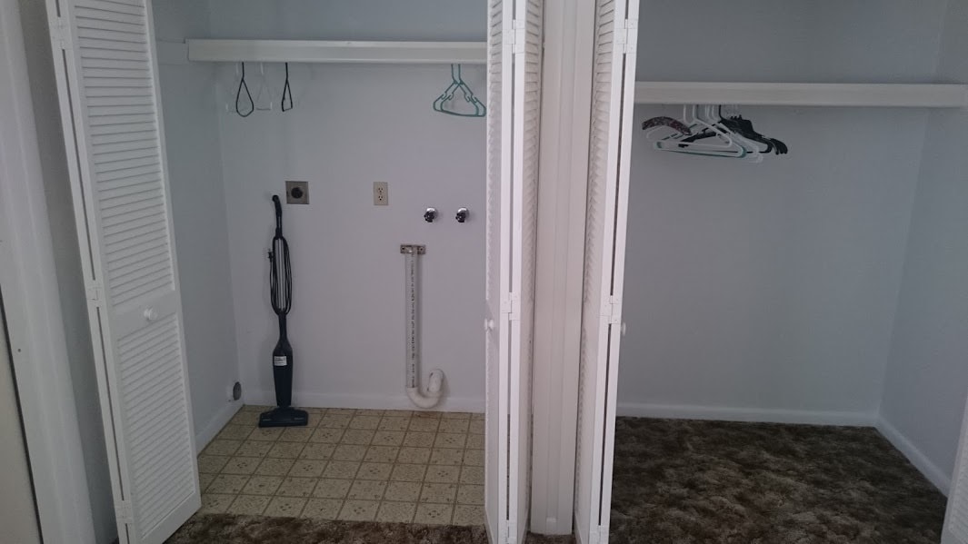 washer/Dryer hookup - 815 Freemont St