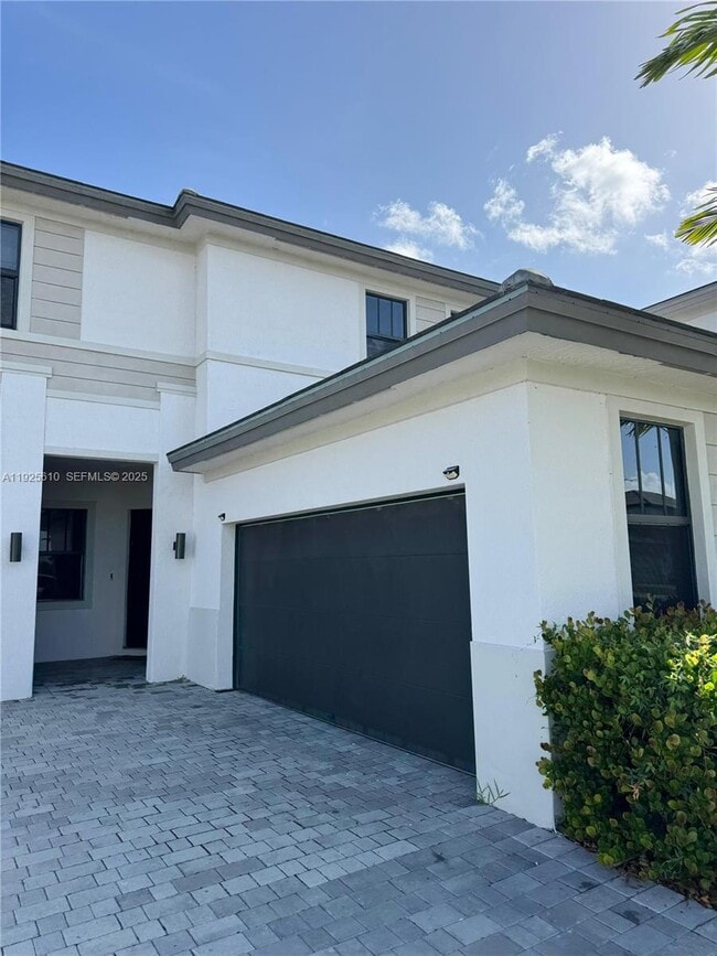 Building Photo - 17355 SW 41st St