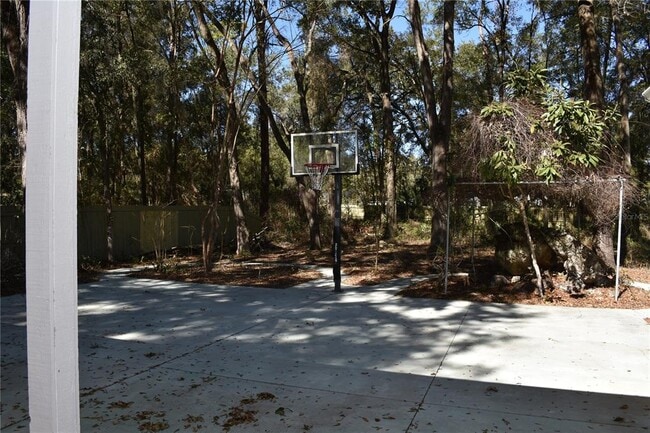 Building Photo - 2406 SW 98 Dr