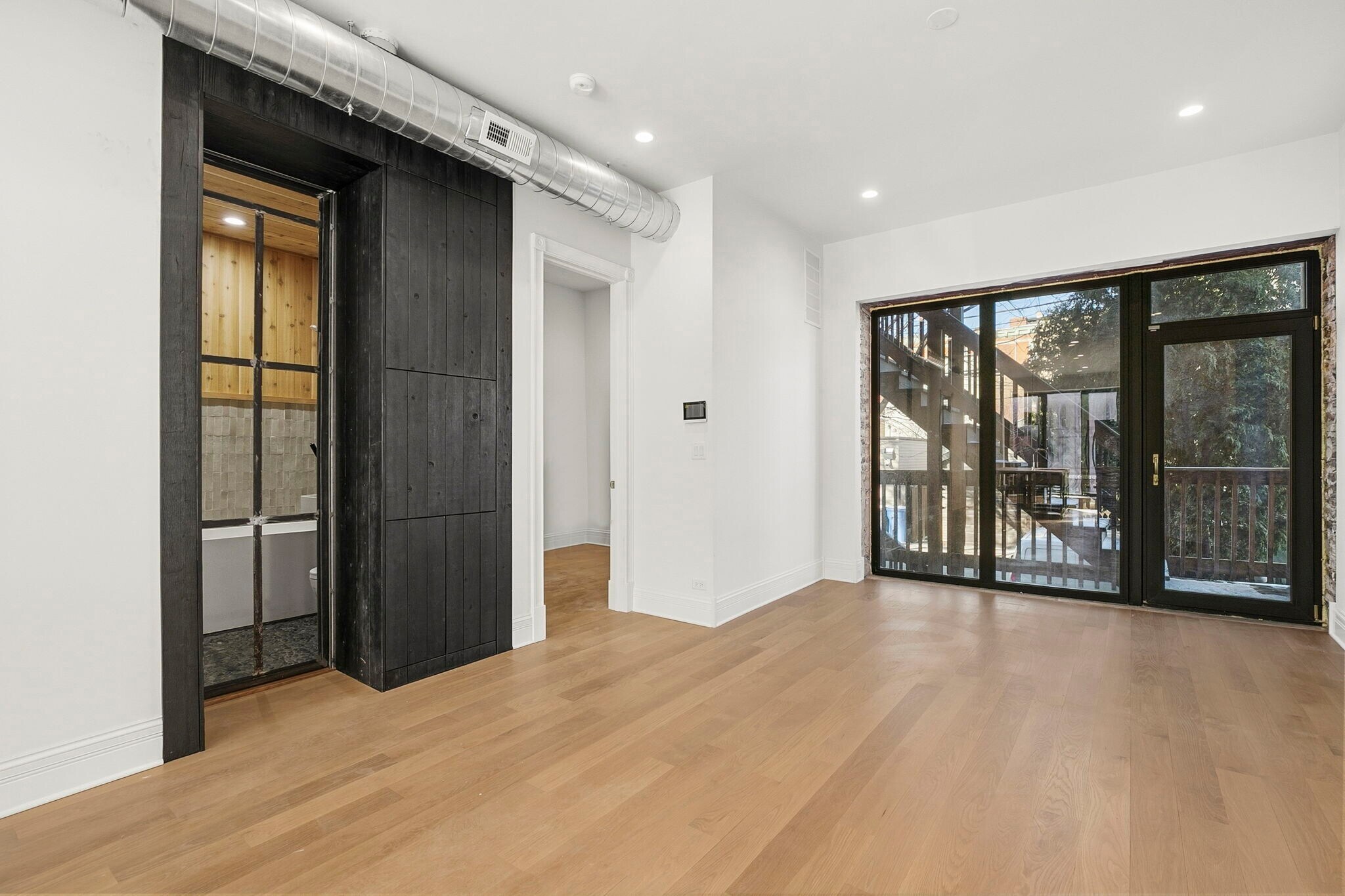 Building Photo - 1414 N Maplewood Ave