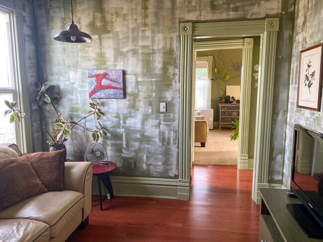 Building Photo - 1311 N Garden St