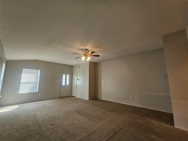 Building Photo - 130 Star of Texas Dr