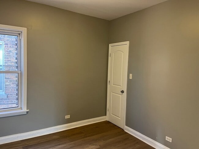 Building Photo - 1451 N Massasoit Ave