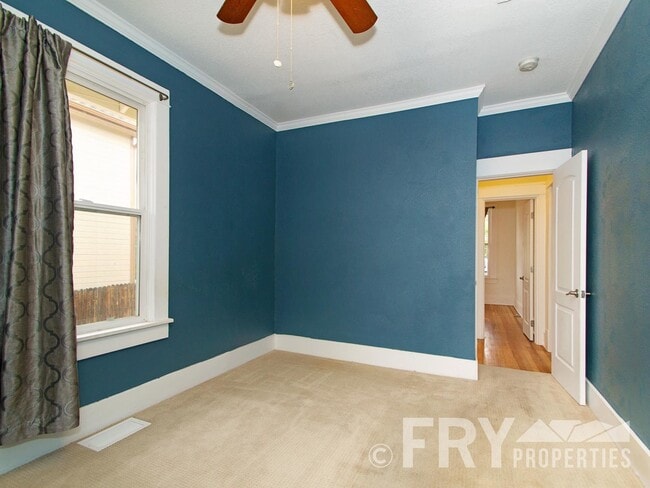 Building Photo - Classic bungalow with modern finishes in burgeoning Regis neighborhood.