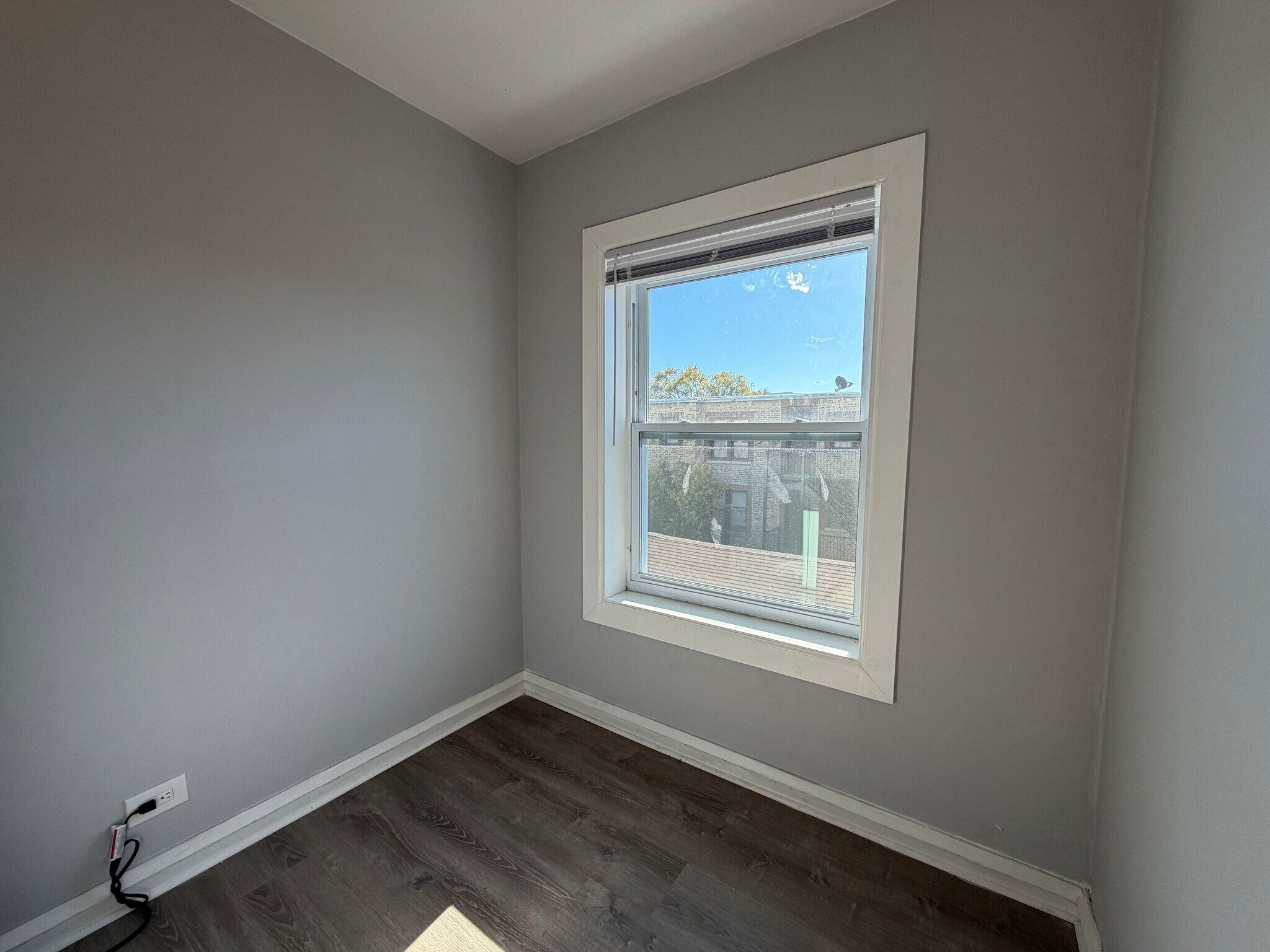 Building Photo - 6960 N Ashland Blvd