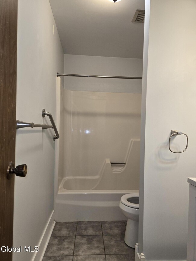 Building Photo - 93 Ridgewood Terrace