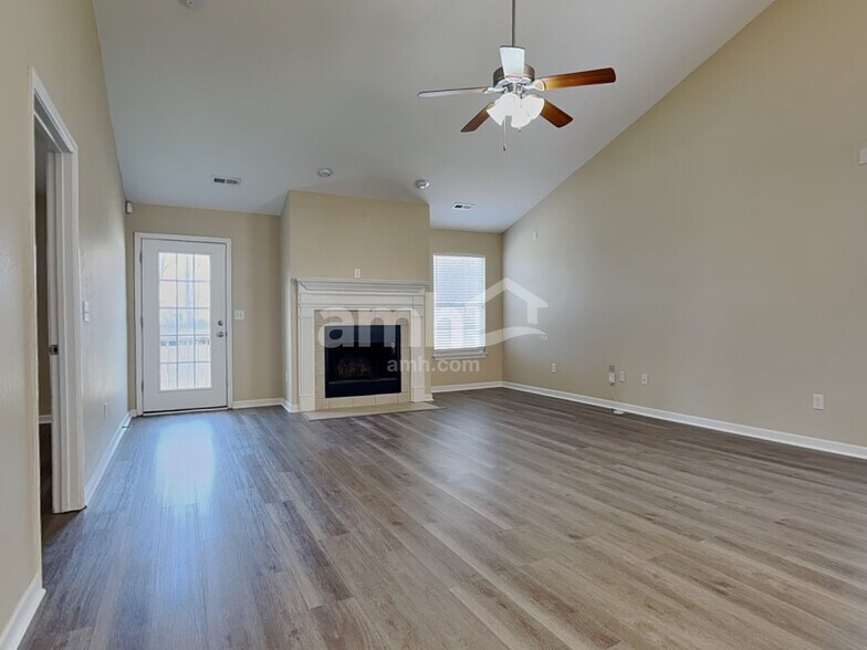 Building Photo - 10429 Kentwell Rd