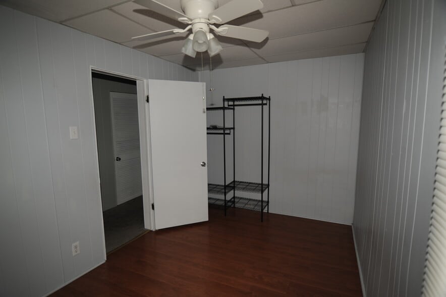 Building Photo - 375 Elm Ave