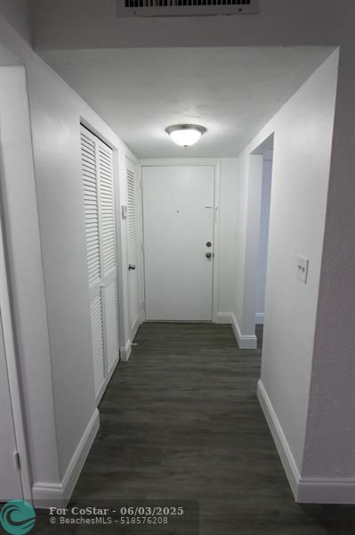 Building Photo - 9159 SW 77th Ave